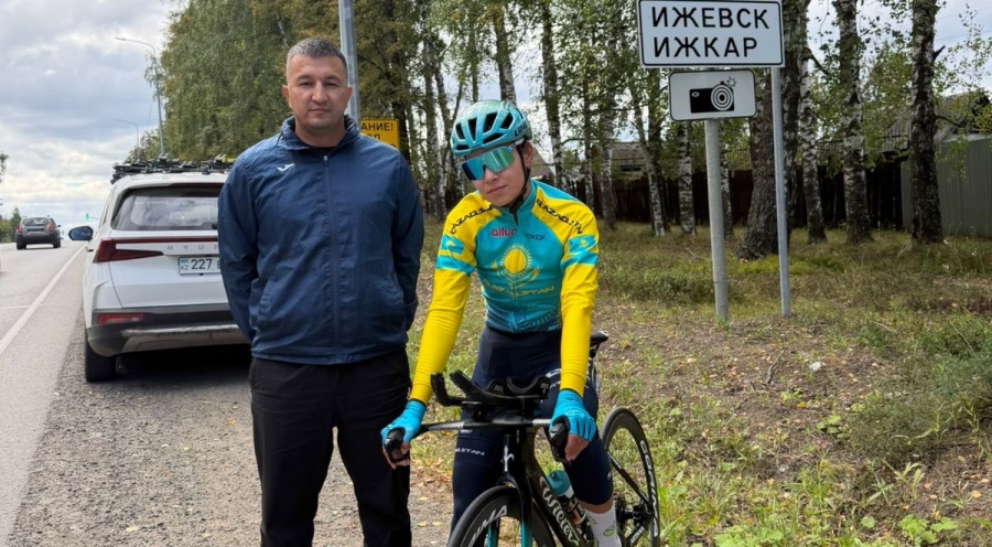 CYCLISTS ARE PREPARING FOR THE WORLD CUP